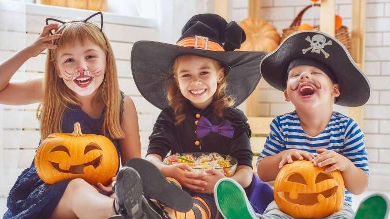 pediatric dentist spring branch | group of kids with candy
